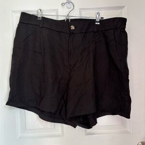 Button waist linen blend shorts